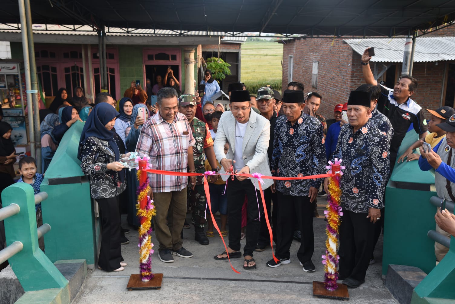 Gus Muhdlor Syukuran Bersama Warga Atas Rampungnya Pembangunan Jembatan Shirotol Mustaqim Klurak Sidoarjo