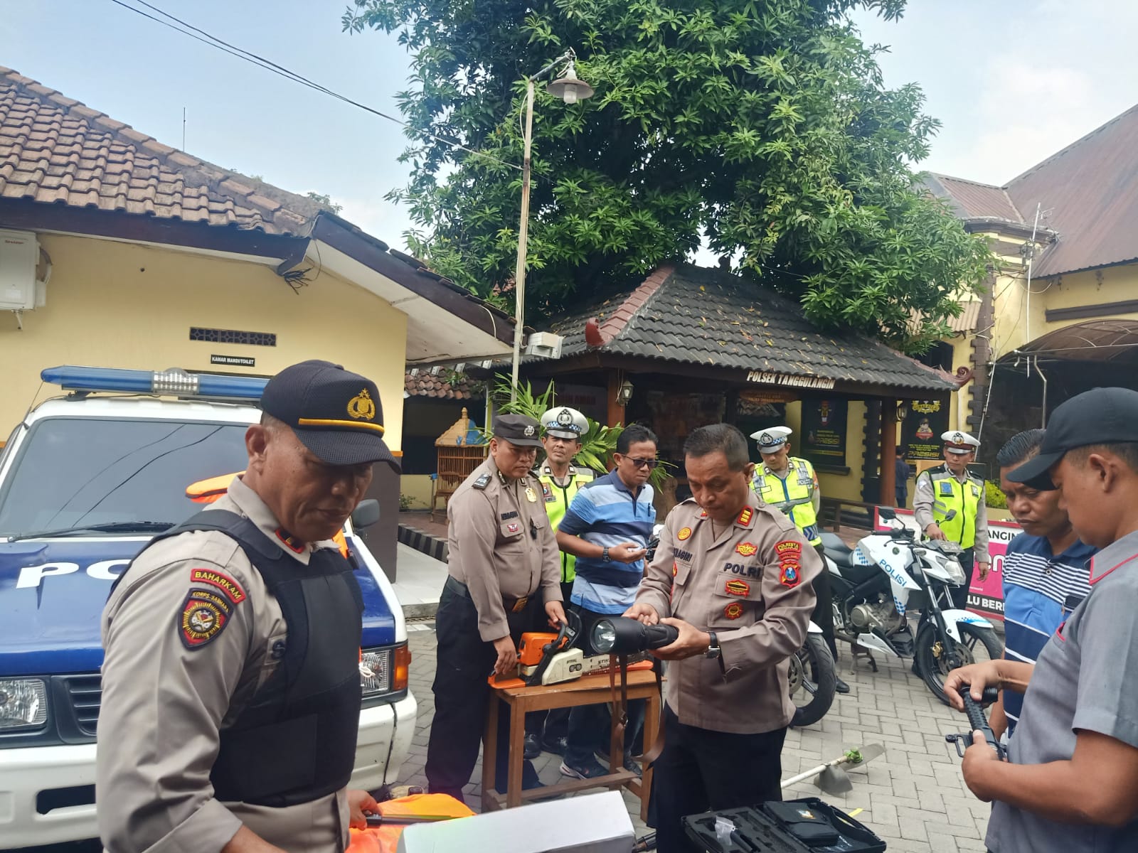 Polsek Tanggulangin Cek Kesiapan Alat dan Gelar Pasukan Jelang Tahun Baru