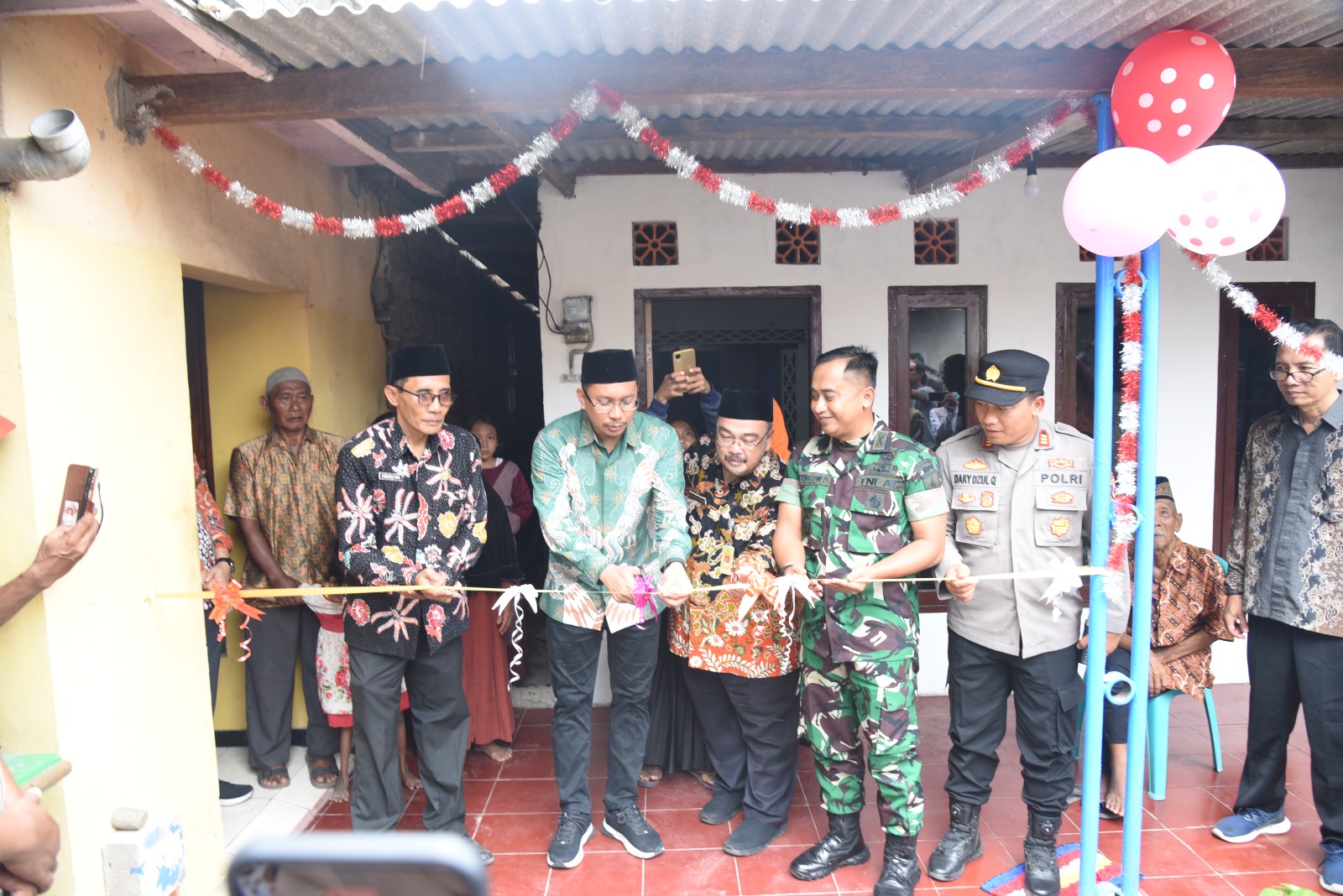 Tuntaskan 504 Rumah, Gus Muhdlor Bakal Perbanyak Rehab Rumah Tidak Layak Huni di 2024