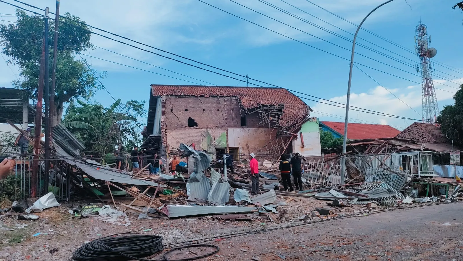 Ledakan Maut Mortil di Kamal, Kapolres Bangkalan : 7 Orang Telah Diamankan dan Dalam Pemeriksaan