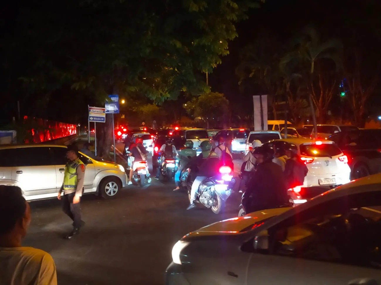 Kemacetan di Bandara Ngurah Rai, Normal Kembali Dini Hari