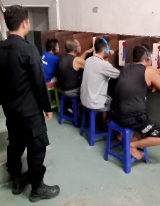 Lapas Narkotika Kelas IIA Pamekasan Fasilitasi Wartelsus Untuk Warga Binaan
