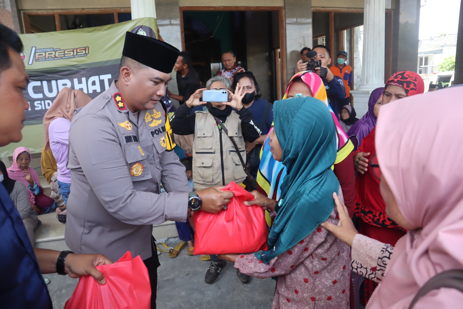 Jumat Curhat, Wakapolresta Sidoarjo Ajak Warga Guyub Rukun Jelang Pemilu