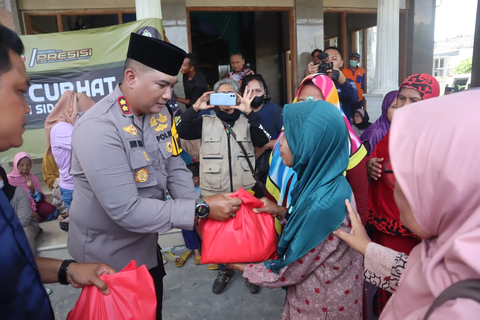 Jumat Curhat, Wakapolresta Sidoarjo Ajak Warga Guyub Rukun Jelang Pemilu