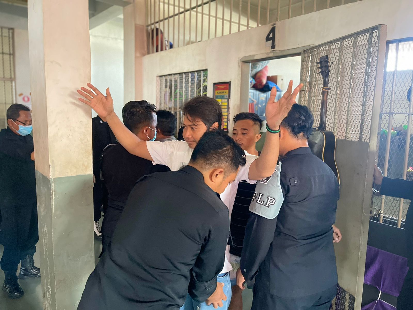 Lapas Narkotika Kelas IIA Pamekasan Kembali Lakukan Penggeledahan Blok Hunian Sebagai Langkah Deteksi Dini Gangguan Kamtib
