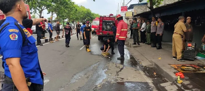 Polsek Dentim Respon Cepat Ke Lokasi Terjadinya Peristiwa Kebakaran