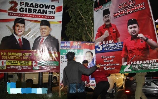 Tertibkan Alat Peraga Melanggar, Bawaslu Sidoarjo Sisir Kawasan Kendali Ketat