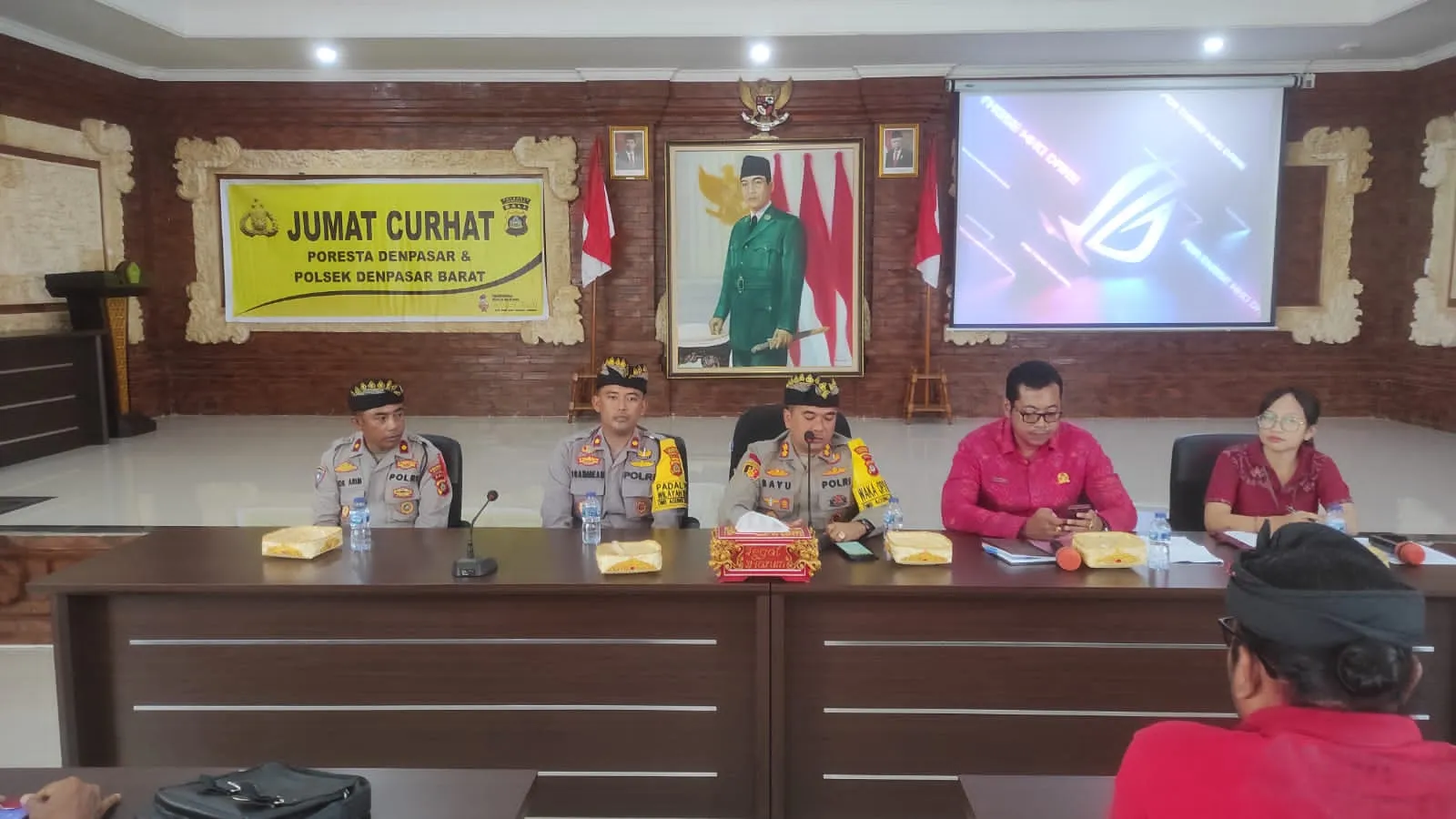 Gelar Jumat Curhat, Kepolisian Perkuat Kemitraan Dengan Perangkat Desa