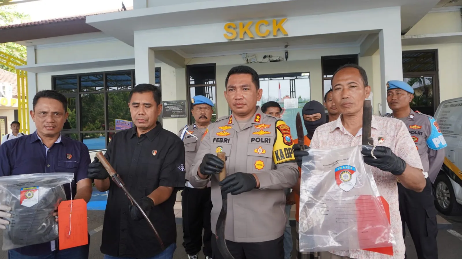 Gerak Cepat Polres Bangkalan Berhasil Amankan Dua Pelaku Carok Yang Tewaskan 4 Orang