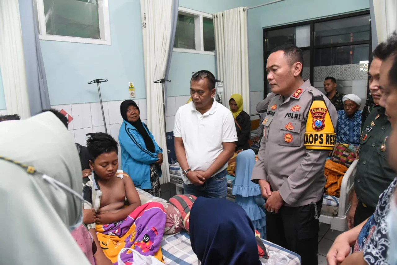 Kapolres Bondowoso Bersama Forkopimda Sambangi Korban dan Lokasi Terdampak Puting Beliung