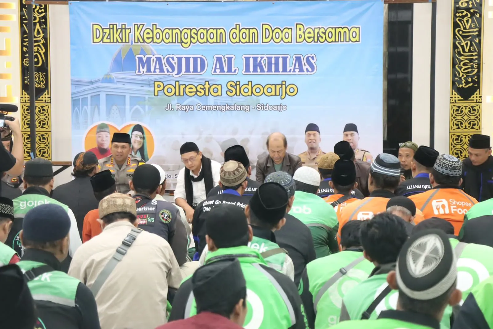 Polisi dan Ojol Lakukan Giat Doa Bersama Untuk Pemilu Damai 2024