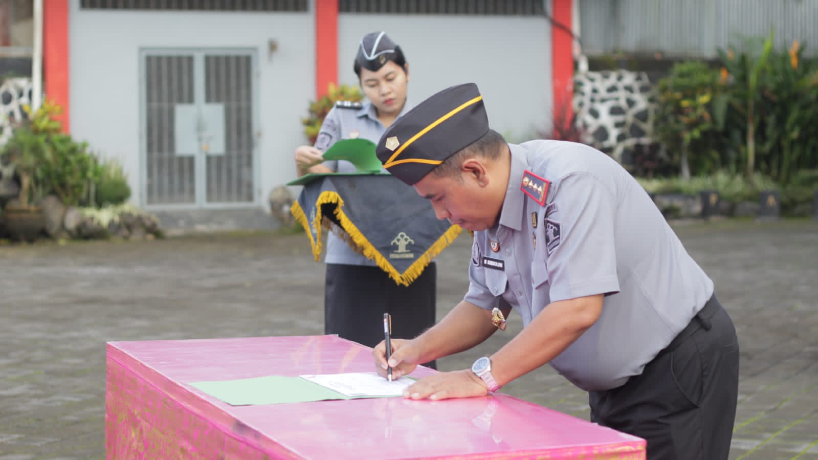 Komitmen Bersama Lanjutkan Pembangunan, Lapas Narkotika Bangli Deklarasi Janji Kinerja dan Canangkan ZI
