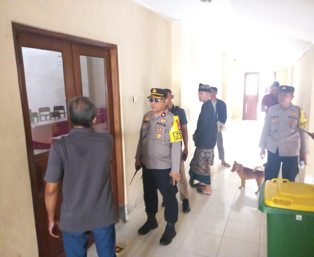 Kapolsek Mengwi Asistensi Gudang Logistik, Jelang Distribusi Logistik Pemilu