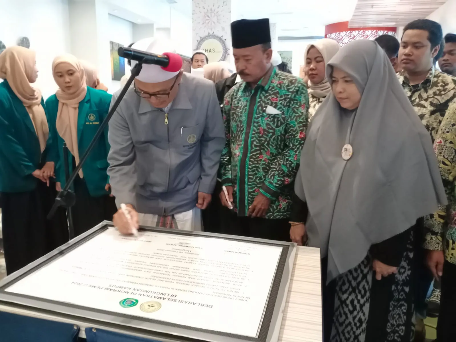 Rektor dan Mahasiswa di Tanjung Perak Gelar Deklarasi Selamatkan Pemilu 2024 Tolak Politisasi Kampus