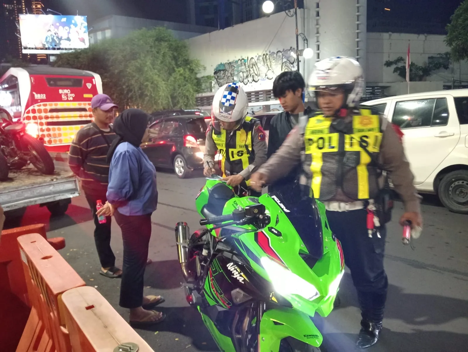 Satlantas Polrestabes Surabaya Lakukan Giat Razia Knalpot Brong Jelang Pemilu 2024