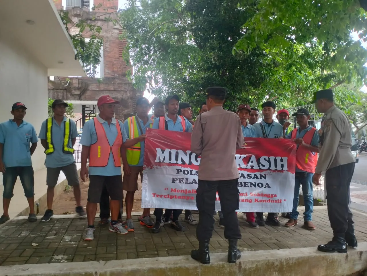 Minggu Kasih Polsek Benoa Dengarkan Aspirasi Karyawan TKBM Pelabuhan 