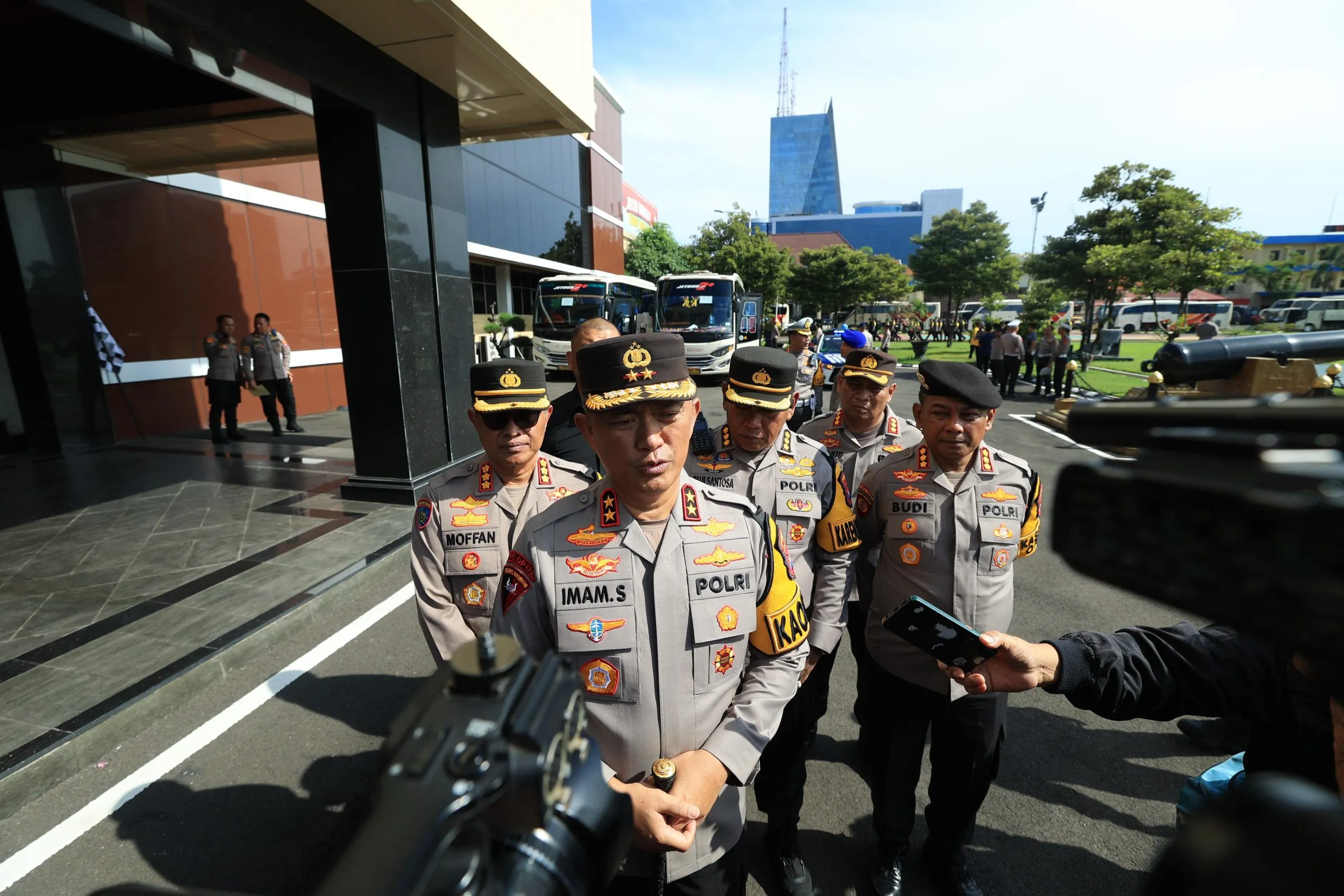 Kapolda Jatim Berangkatkan 1.013 Personel Amankan Pemilu 2024