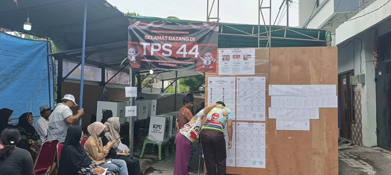 Paslon 02 Prabowo - Gibran Unggul di Tiga TPS di Kapasari Pedukuhan Kecamatan Simokerto Kota Surabaya