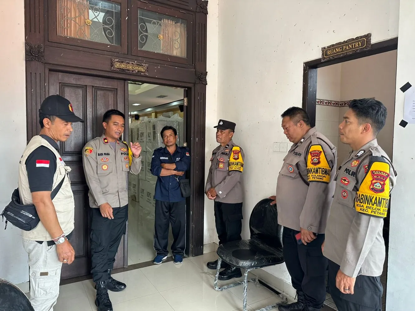 Pengamanan PPK Petang Dipantau Lansung Wakapolres Kompol Made Pramasetia 