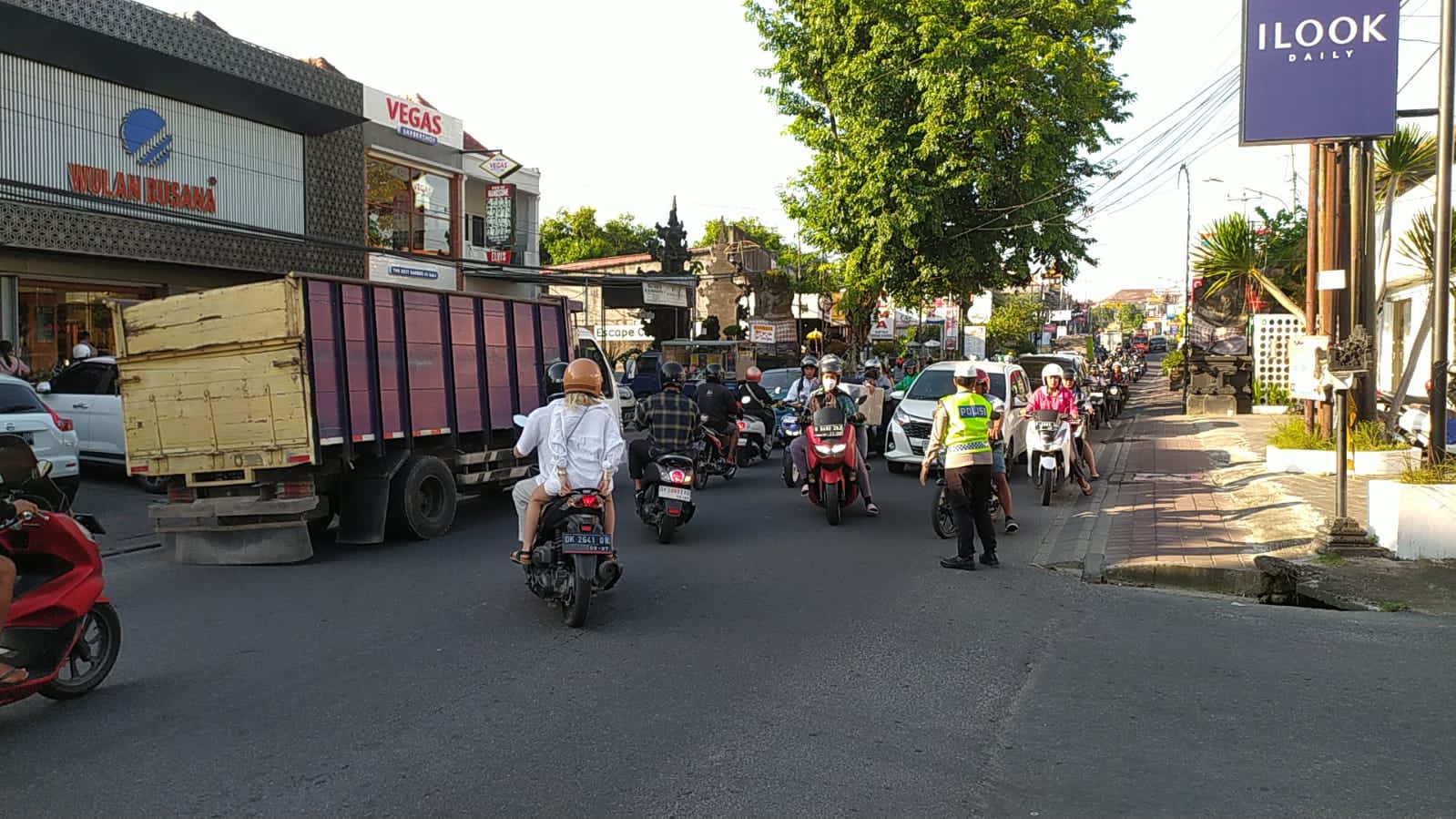 Cegah Laka Lantas, Polres Badung Tebarkan Personil Disetiap Penggal Jalan