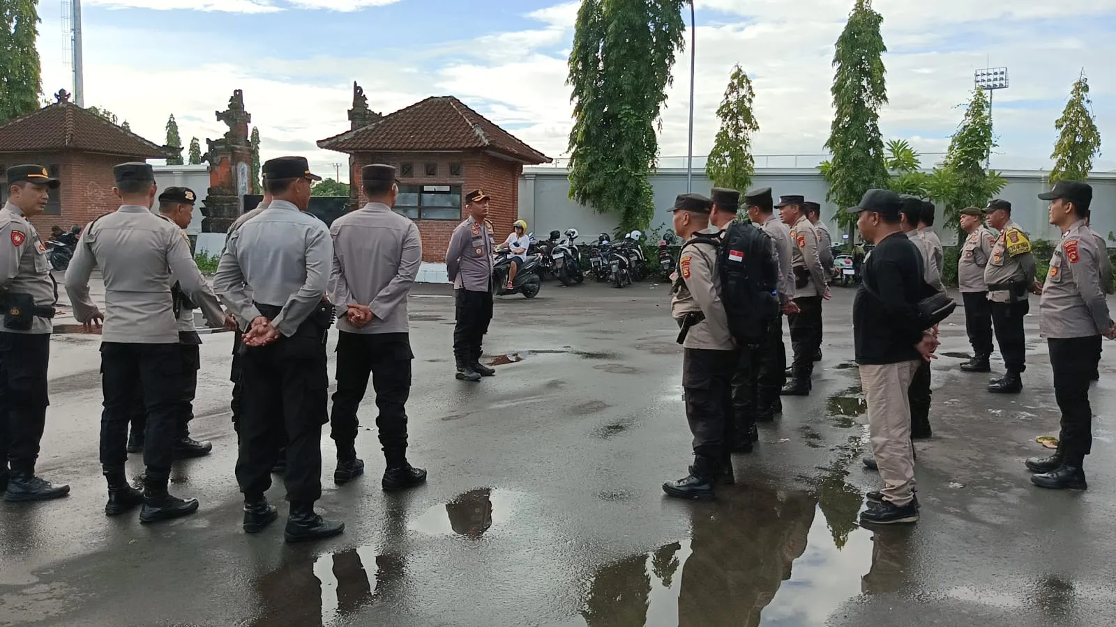 Amankan Pleno PPK, Polsek Denbar Jaga Ketat 2.775 Kotak Suara