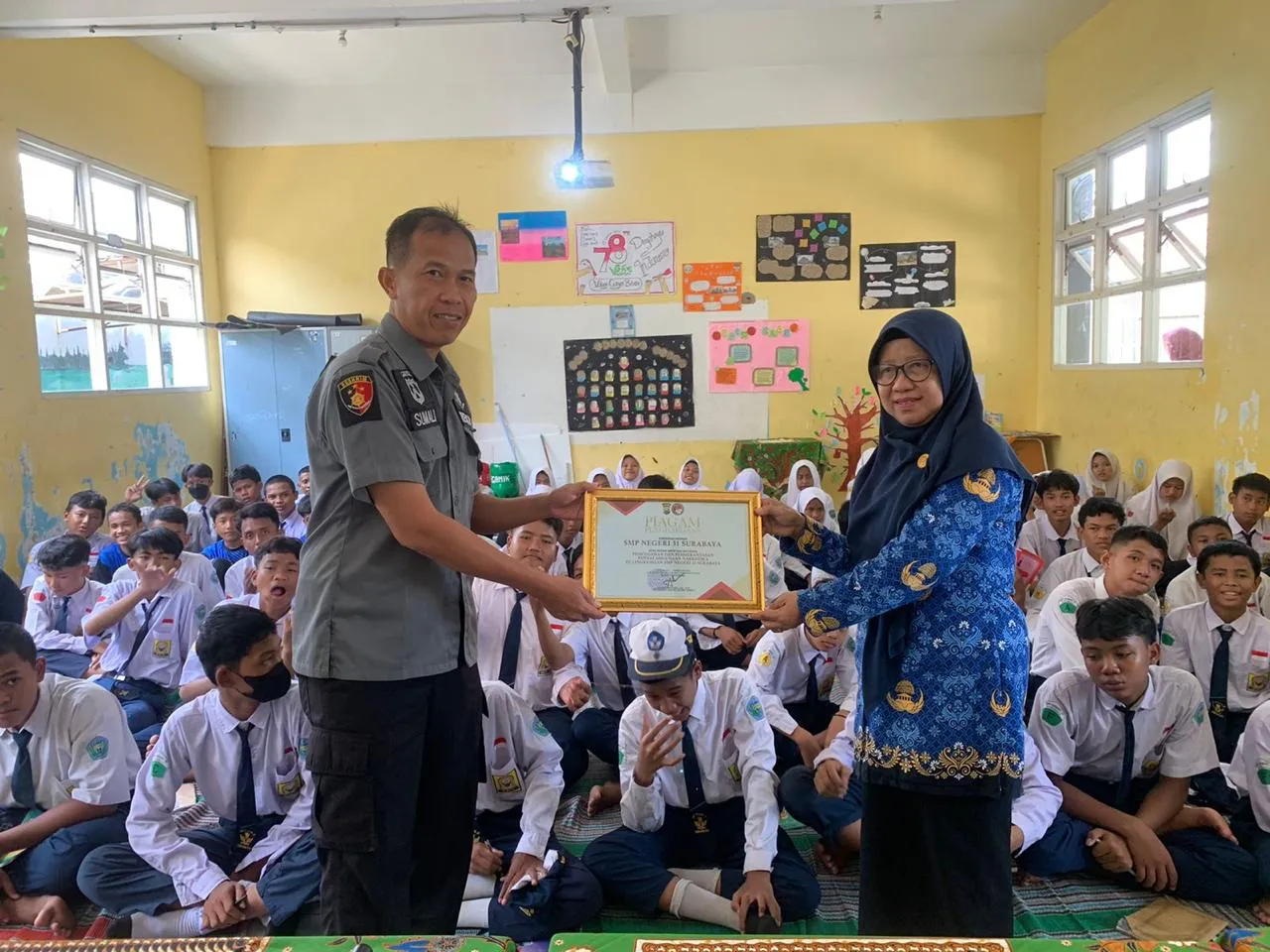 Cegah Peredaran Narkoba, Polres Pelabuhan Tanjung Perak Gelar Sosialisasi di Sekolah