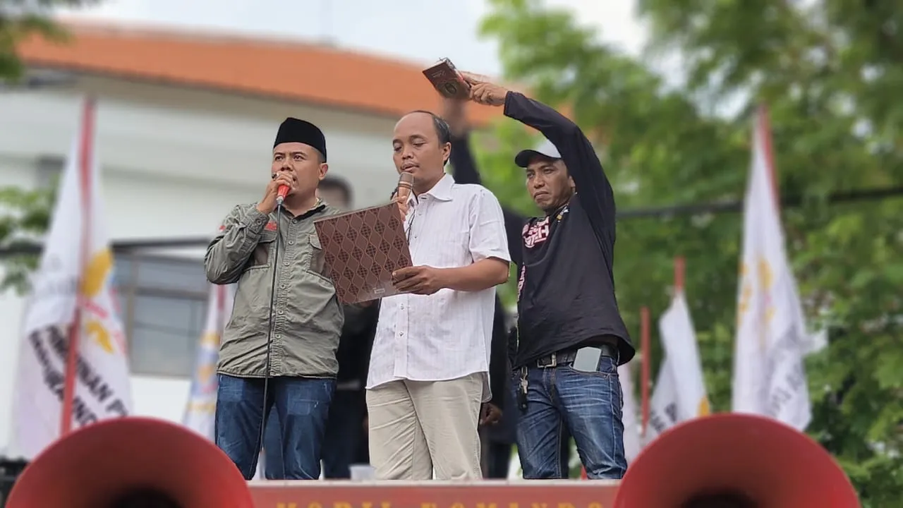 AMI Minta Pimpinan Bawaslu Surabaya Bersumpah Dibawah Kitab Suci Al-Quran