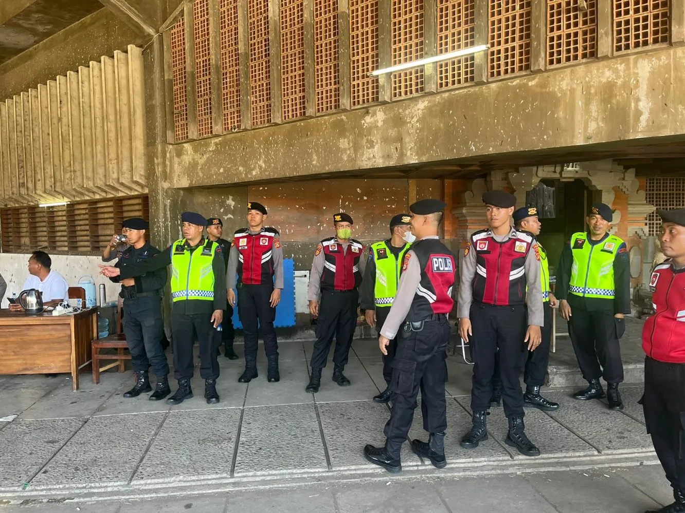 Patroli Sambangi Tempat Penyimpanan Surat Suara, Polda Bali Jaga Harkamtibmas Kondusif