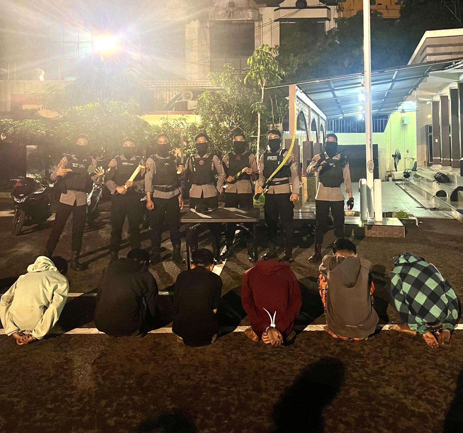 Unit Patroli Raimas Polres Pelabuhan Tanjung Perak Berhasil Gagalkan Tawuran 2 Kelompok Genk All Star Soerabaja dan Gangster Surabaya