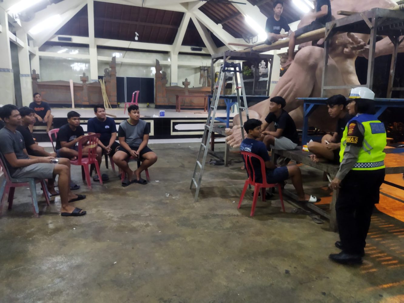 Bung Troli Polsek Denbar Perkuat Patroli Subuh Cegah Ganguan Kamtibmas 