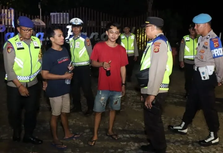 Patroli Skala Besar, Polresta Denpasar Berikan Imbauan ke Pemilik Cafe