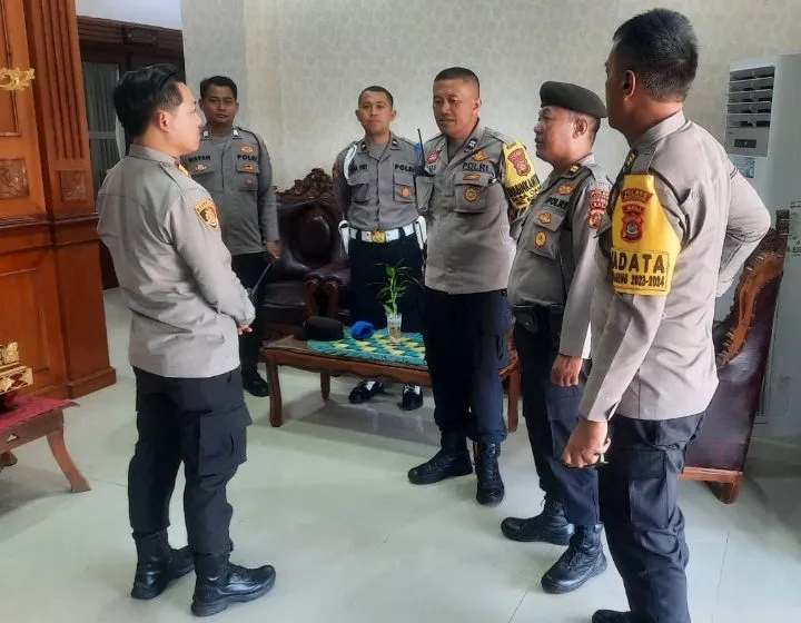 Kapolsek AKP Muhammad Rizky Fernandez Pantau Pengamanan PPK Kuta Utara