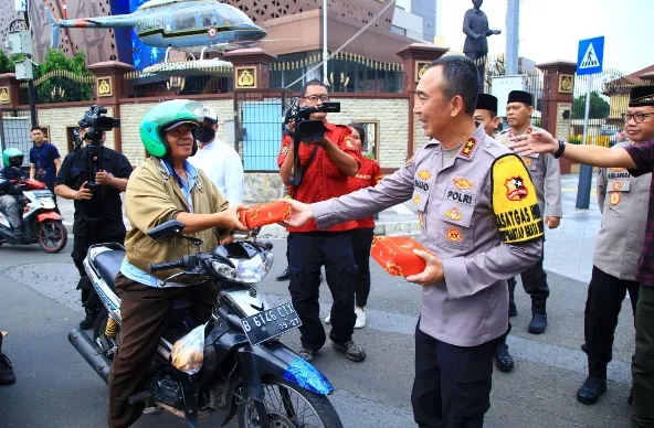 4 Jenderal Polri Kompak Bareng Polwan dan Wartawan Sebar Kebaikan di Bulan Ramadhan