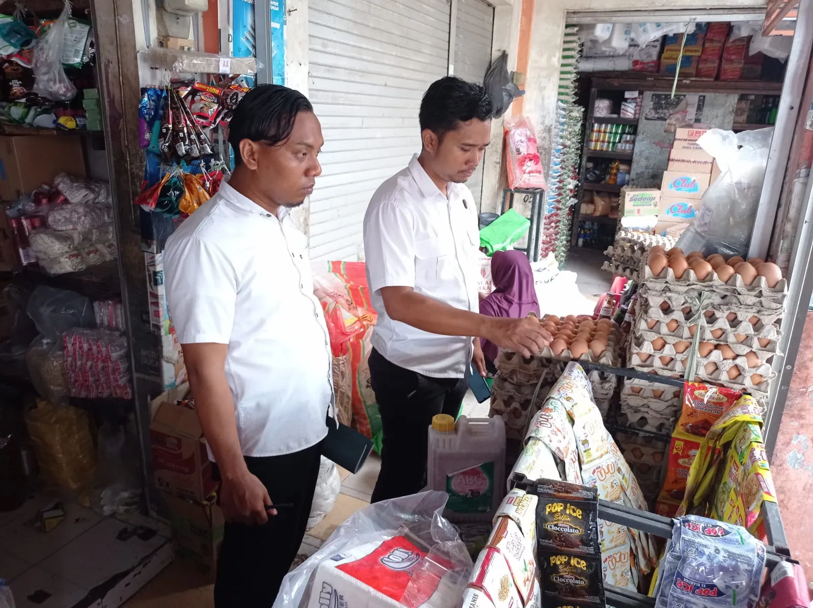 Jelang Puasa Ramadhan, Polres Bangkalan Gandeng Disperindag Cek Stok Bahan Pangan di Pasar Ki Lemah Duwur