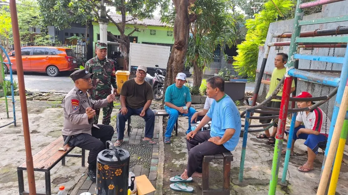 Jum'at Curhat Kamtibmas, Anggota Polsek Tanggulangin Ajak Masyarakat Jaga Kondusifitas Pasca Pemilu