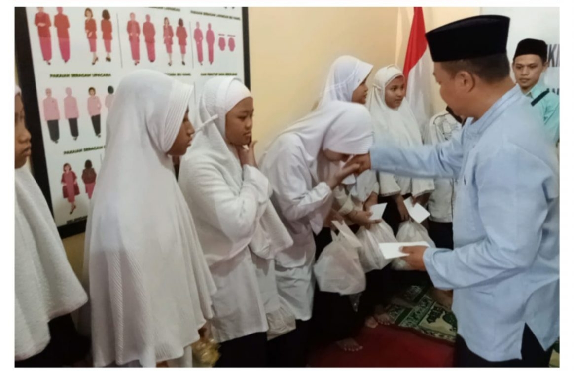 Jumat Curhat, Kapolsek Gayungan Lakukan Giat Doa Bersama Anak Yatim di Panti Asuhan Bani Ya'qub