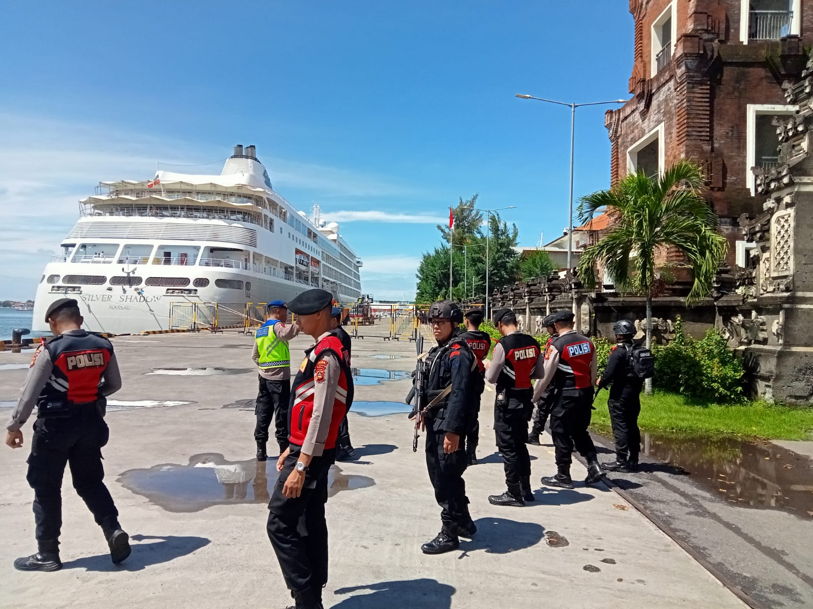Antisipasi Gangguan Kamtinmas, Satgas Ops Cipkon Patroli di Area Pelabuhan Benoa