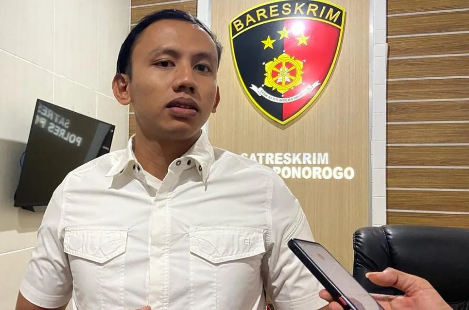 Polres Ponorogo Amankan 6 Pemuda Konvoi Bersajam Yang Viral di Medsos