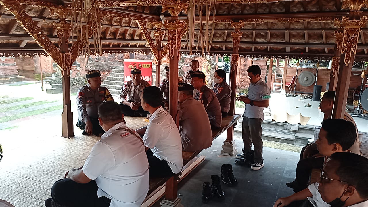 Satukan Langkah untuk Keamanan, Minggu Kasih Polsek Dentim Bersama Para Kadus