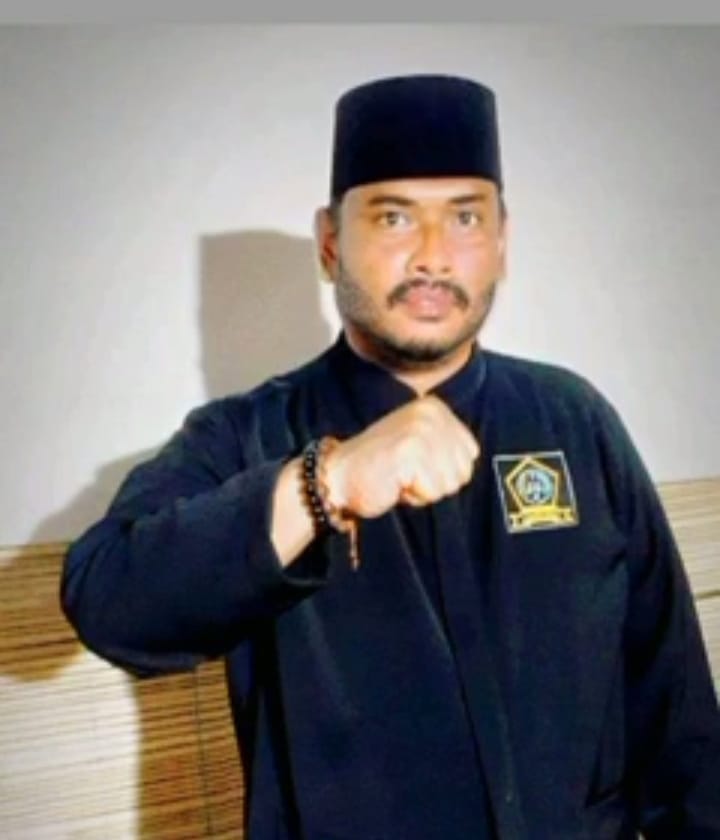 Jelang Buka Puasa Ormas Pendekar Banten Korcam Sukamulya Bantu Urai Kemacetan Parah di Jalan Raya Kresek Simpang Tiga Pasar Ceplak