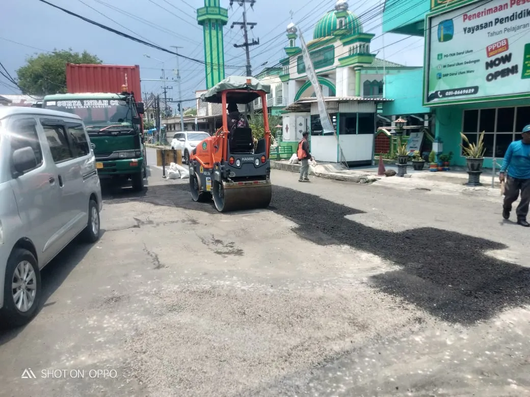 Bupati Sidoarjo Gercep Tuntaskan Perbaikan Jalan 39 Ruas Titik