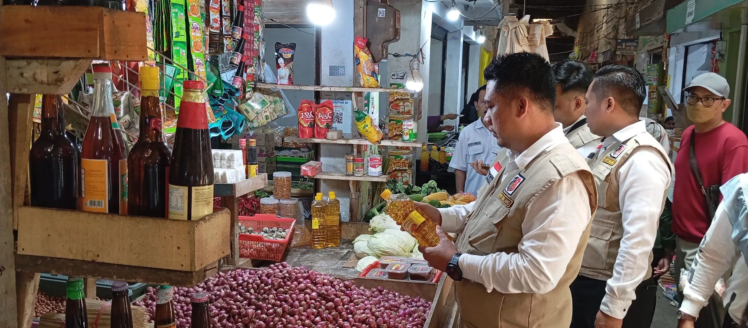 Satgas Pangan Polres Malang Cek Produk Kadaluwarsa di Sejumlah Pasar