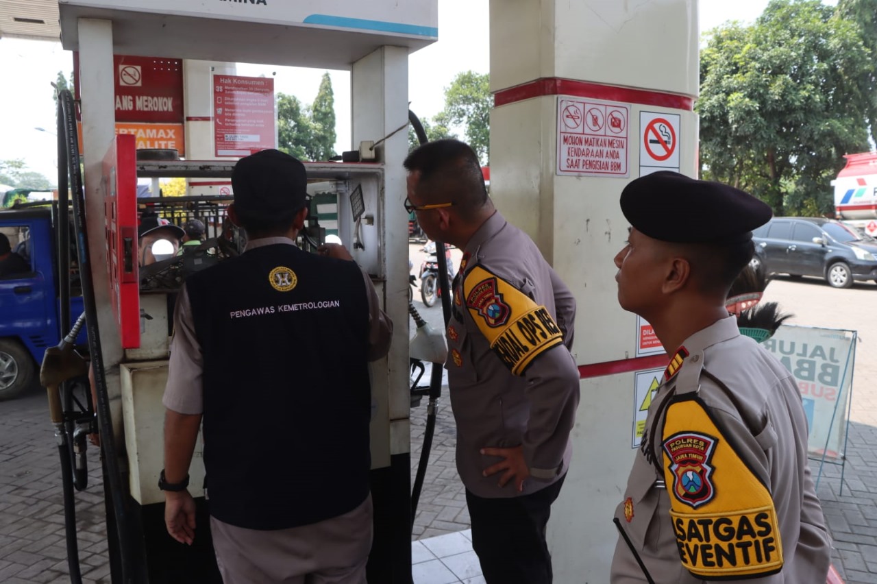 Jelang Mudik Lebaran Polres Pasuruan Kota Gandeng UPTD Metrologi Sidak SPBU Antisipasi Kecurangan