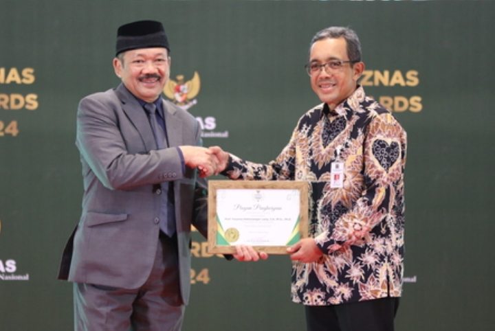 Baznas Award 2024 Berikan Penghargaan kepada Menkumham Yasonna H Laoly 