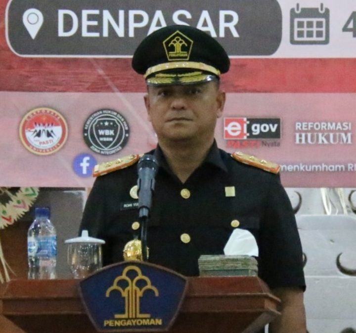 Kakanwil Kemenkumham Bali Lantik Pejabat Fungsional Keimigrasian dan Pemasyarakatan 