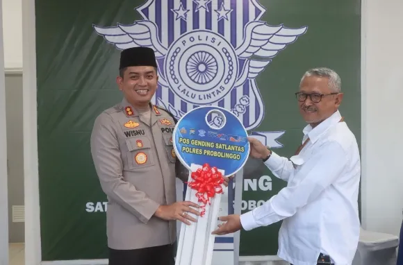 Maksimalkan Pelayanan Masyarakat Pada Mudik Lebaran Kapolres Probolinggo Resmikan Pospol Gending