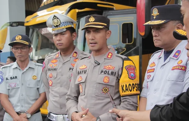 Cek Terminal Bus, Kapolres Jember Pastikan Kelayakan Angkutan Lebaran