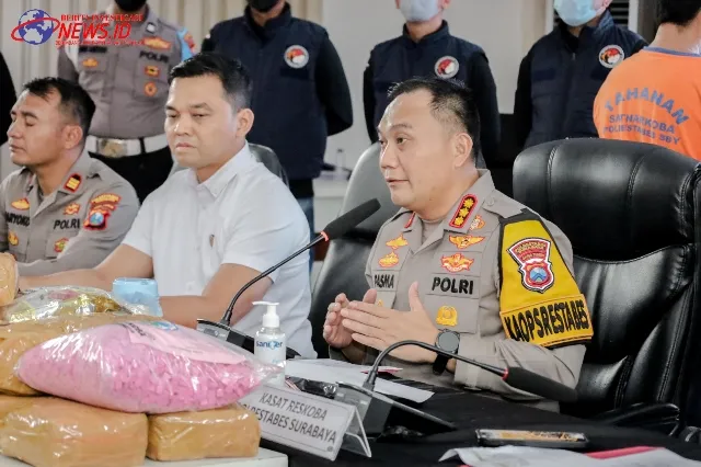 Satresnarkoba Polrestabes Surabaya Berhasil Amankan Sindikat Sabu dan Pil Ekstasi Jaringan Lintas Provinsi Jawa - Sumatera 