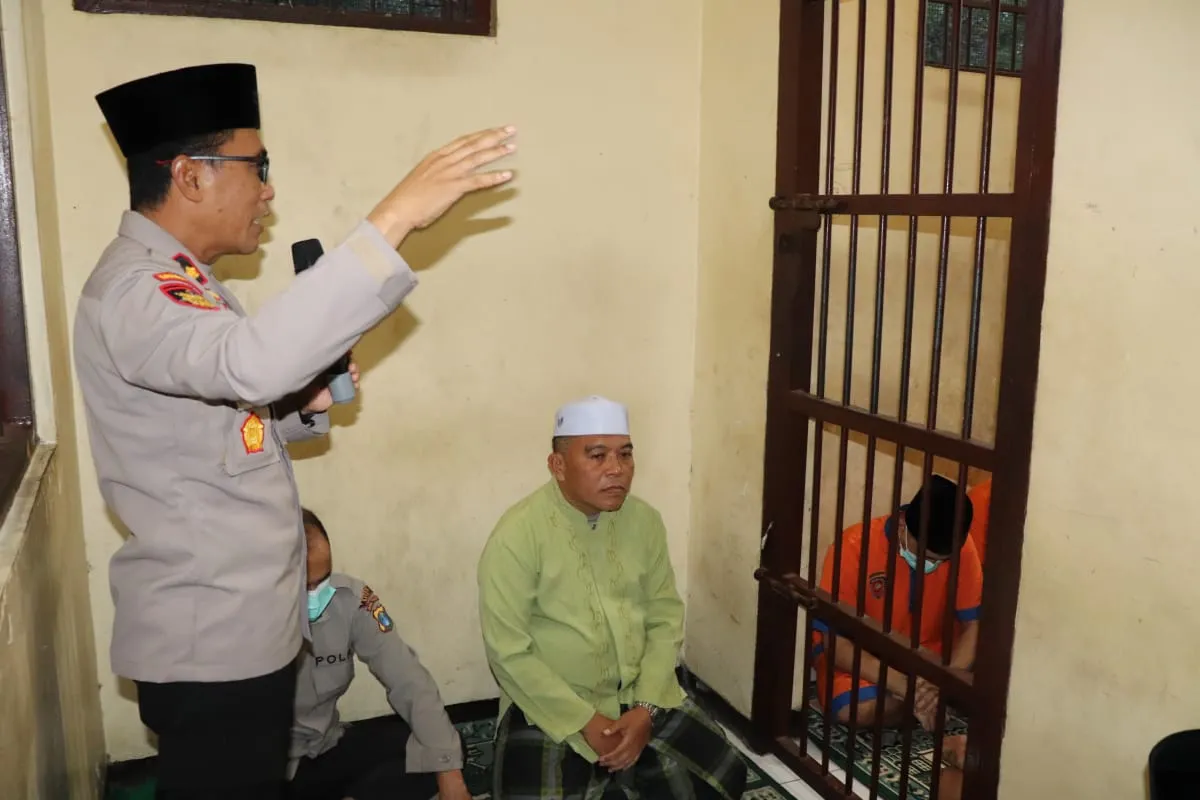 Indahnya Ramadhan, Pecel Rawon Khas Banyuwangi Jadi Hidangan Polres Batu Buka Puasa Bersama Tahanan