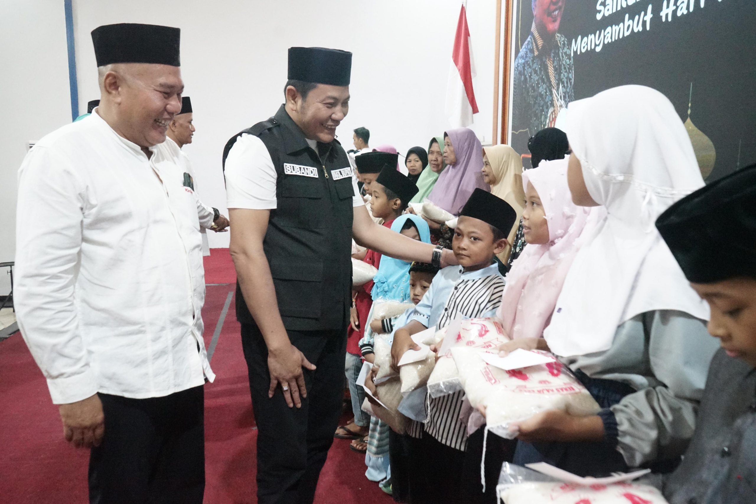 Wabup Subandi Hadiri Santunan Yatim dan Dhuafa PT KBM